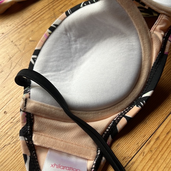 💚 3 for $15 💚 - Xhilaration Floral Swim Top Women size XS - Picture 7 of 16